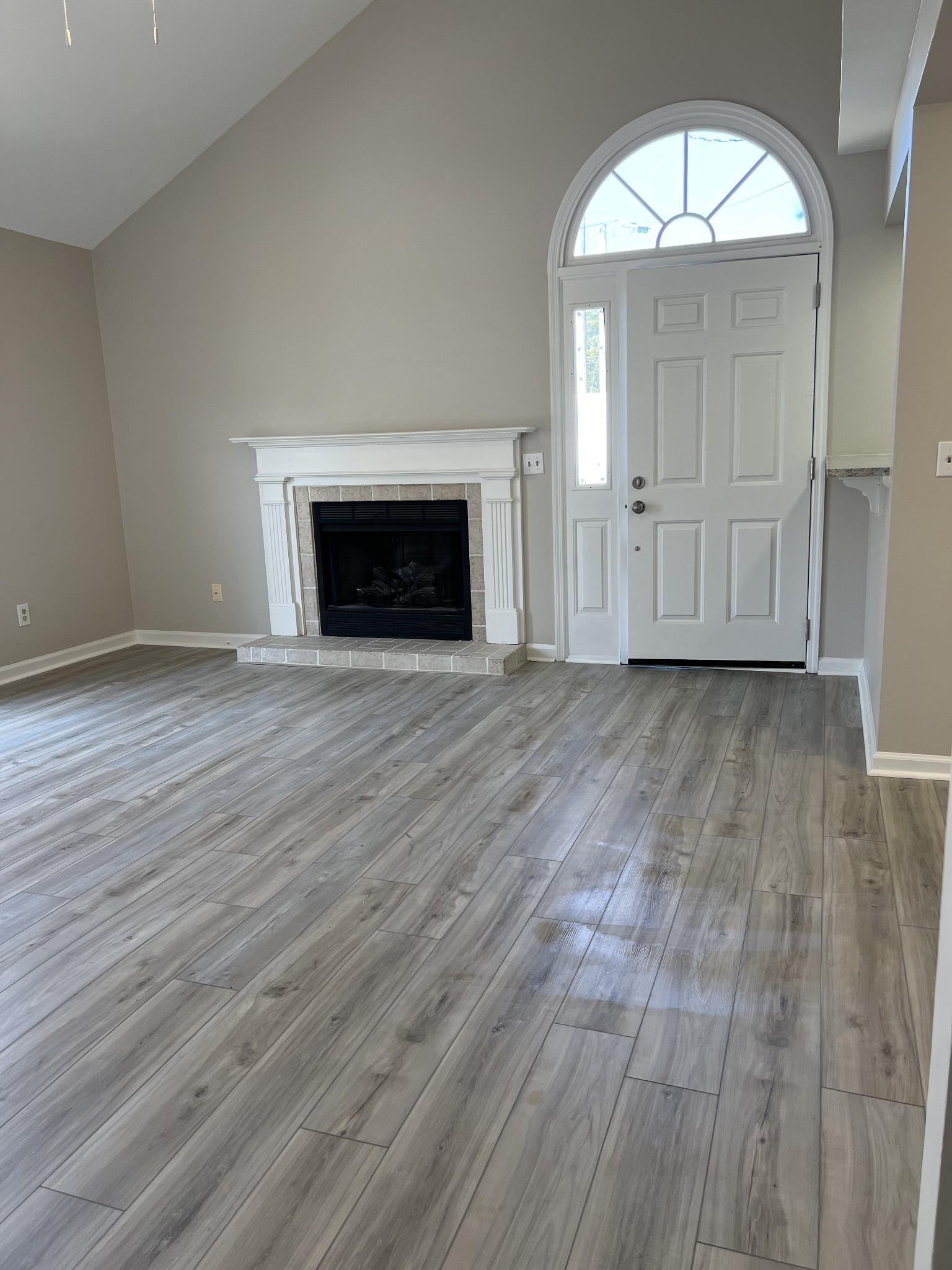 226 Village Cir, W