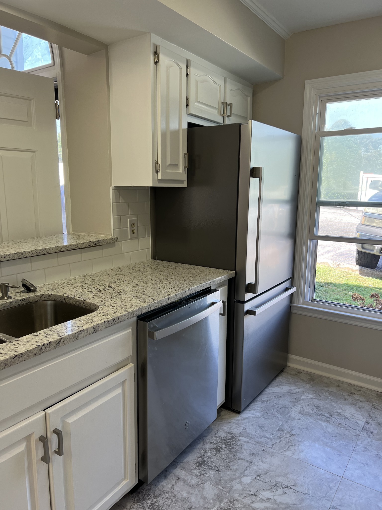 226 Village Cir, W