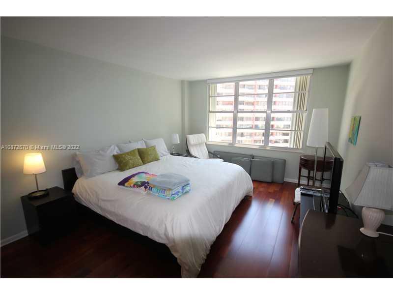 5161 Collins Ave # 902