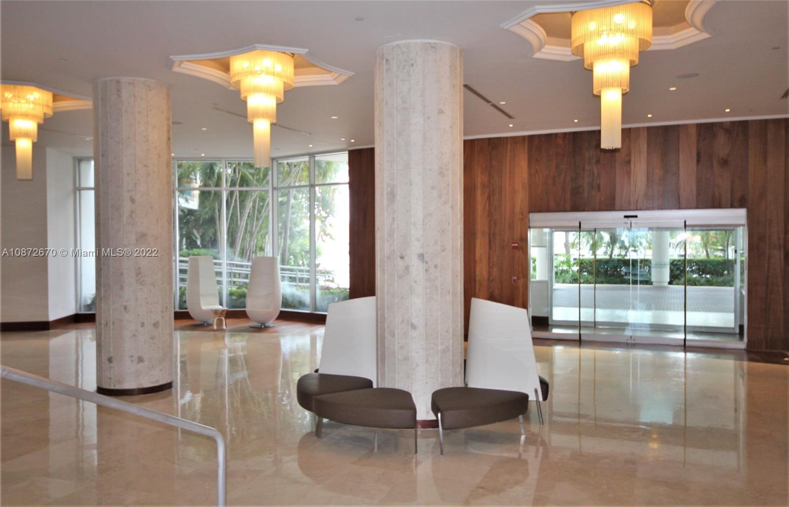 5161 Collins Ave # 902