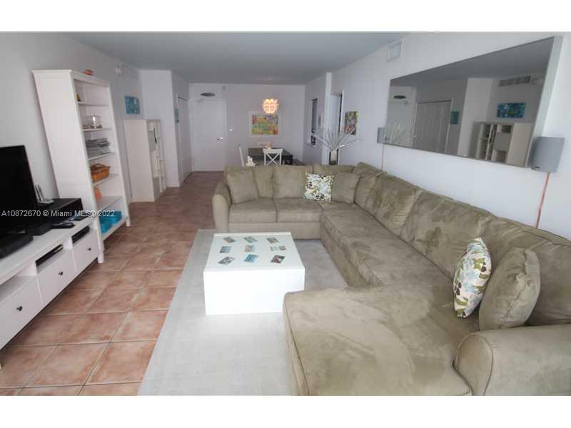 5161 Collins Ave # 902