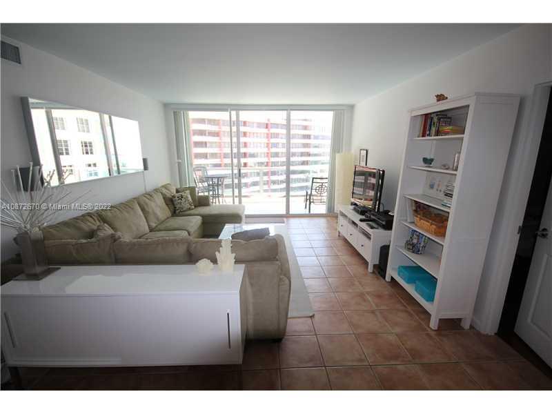 5161 Collins Ave # 902