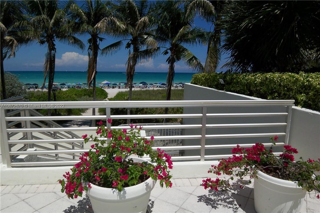 5161 Collins Ave # 902