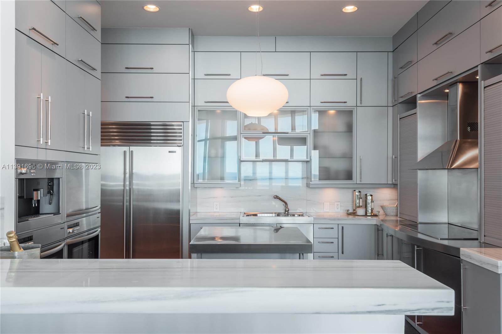 5959 Collins Ave Unit: PH2007, Miami Beach, FL 33140