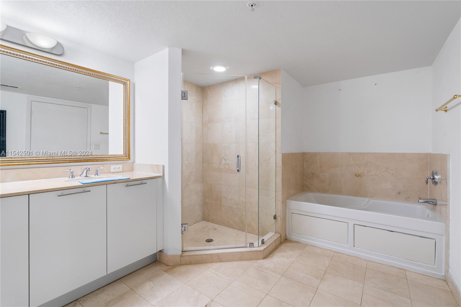 1800 N Bayshore Dr # 2114, Miami, FL 33132