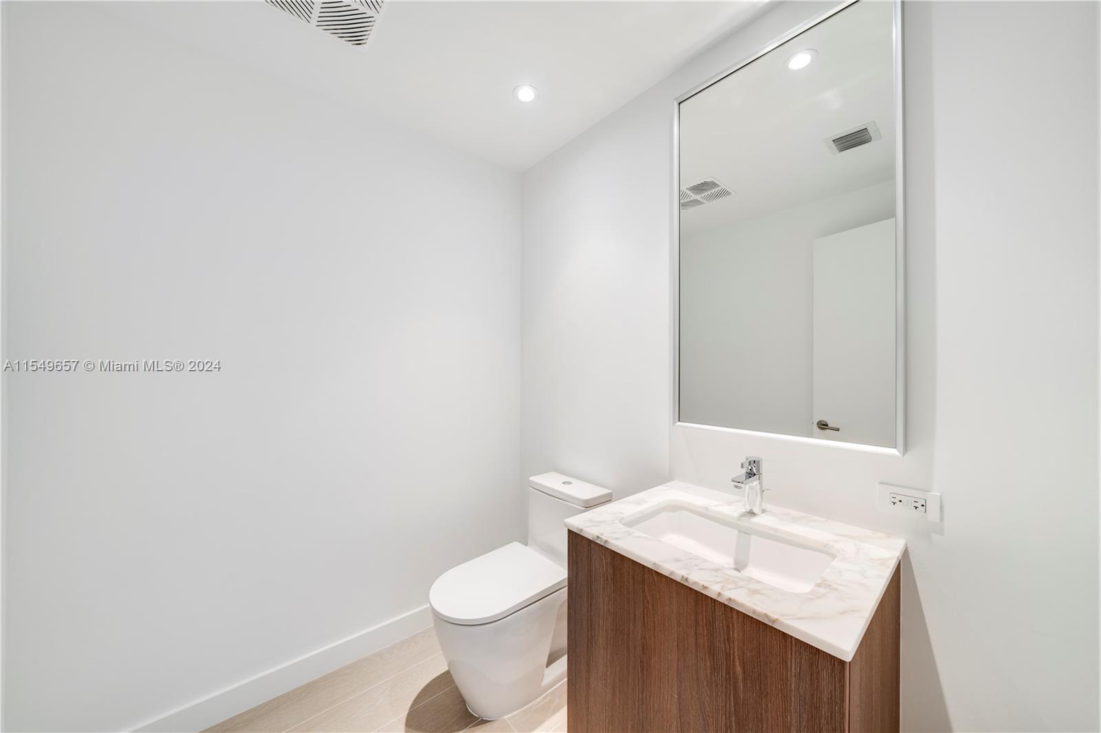 500 Alton # 1806