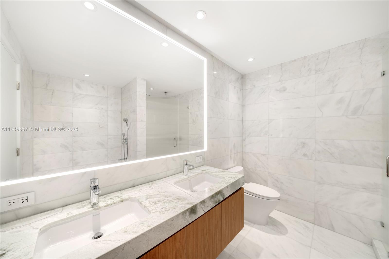 500 Alton # 1806