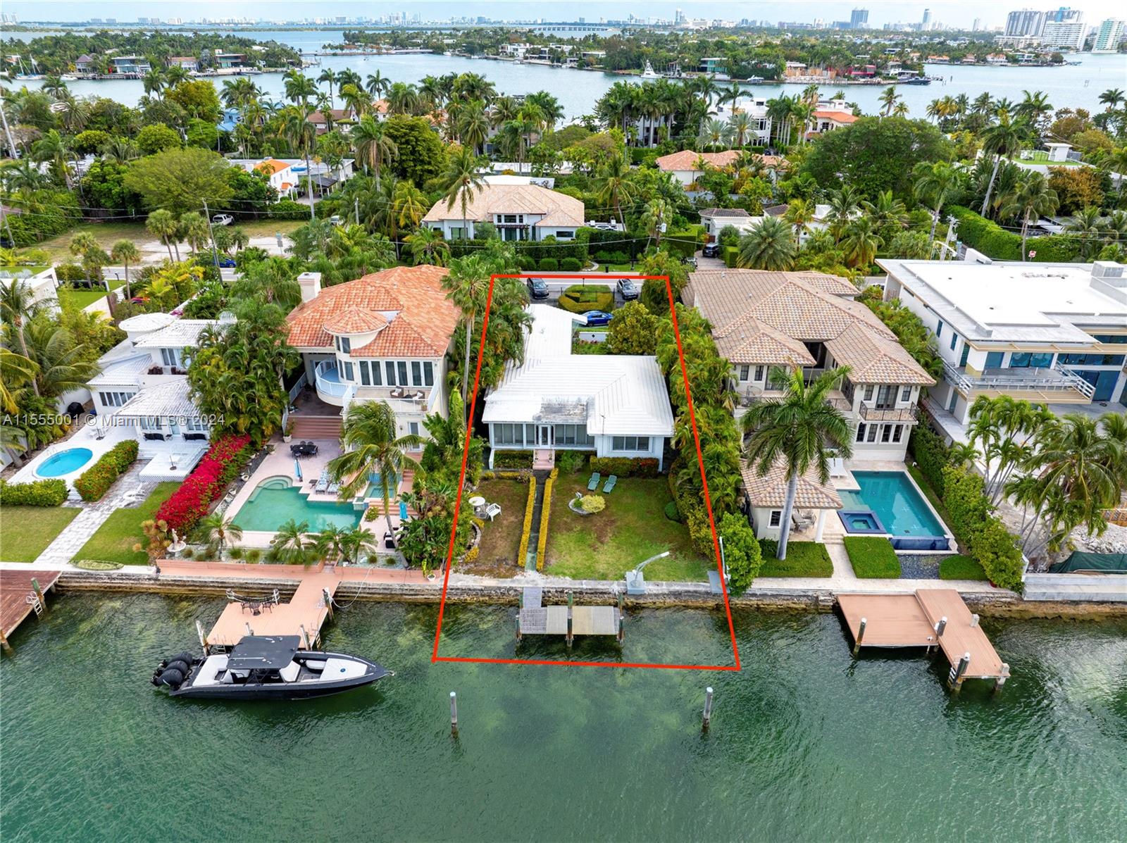 290 S Hibiscus Dr