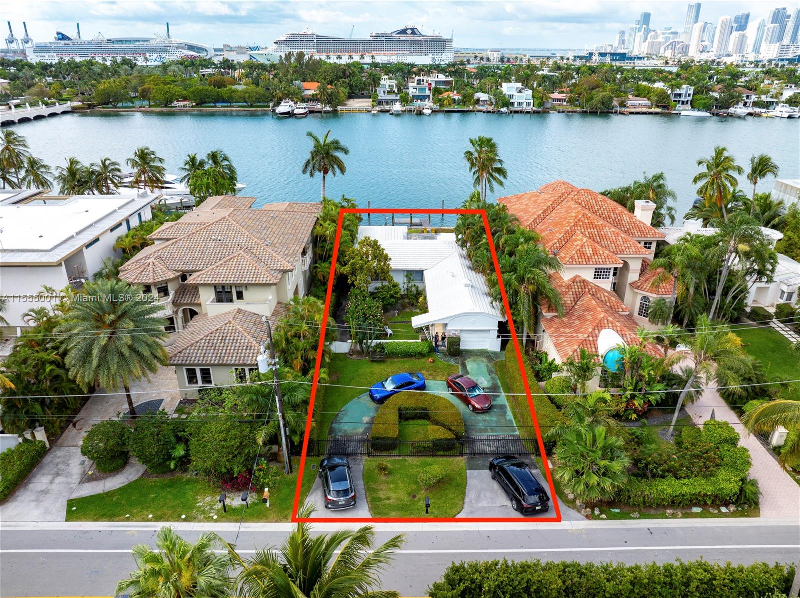 290 S Hibiscus Dr