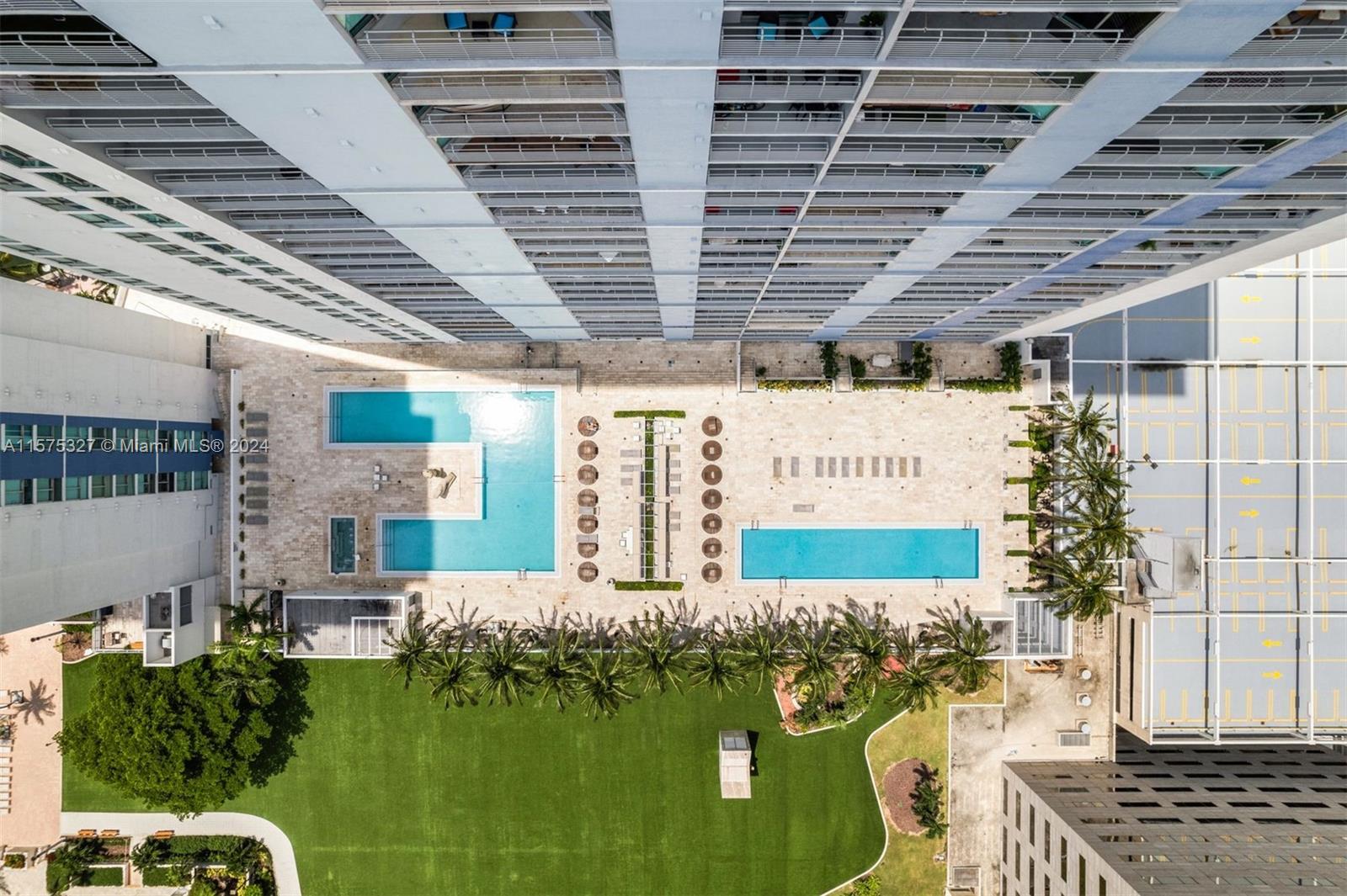 325 S Biscayne Blvd # 3320, Miami, FL 33131