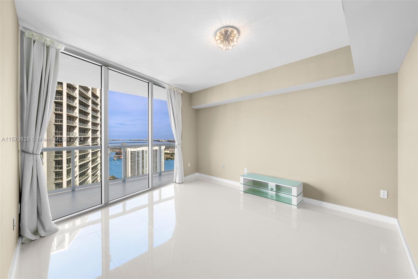 495 Brickell Ave # 5208