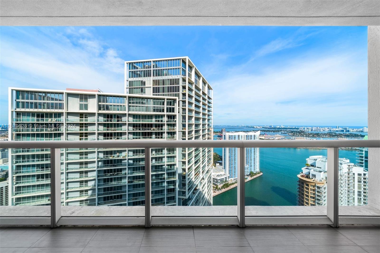 495 Brickell Ave # 5208