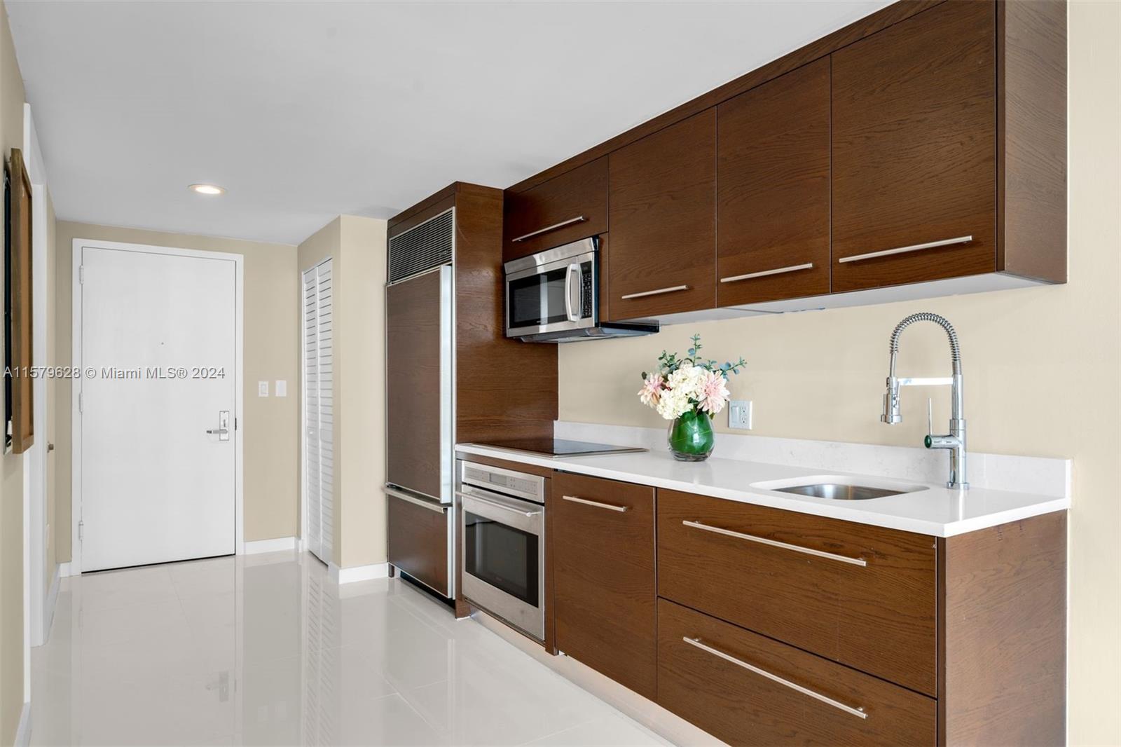 495 Brickell Ave # 5208