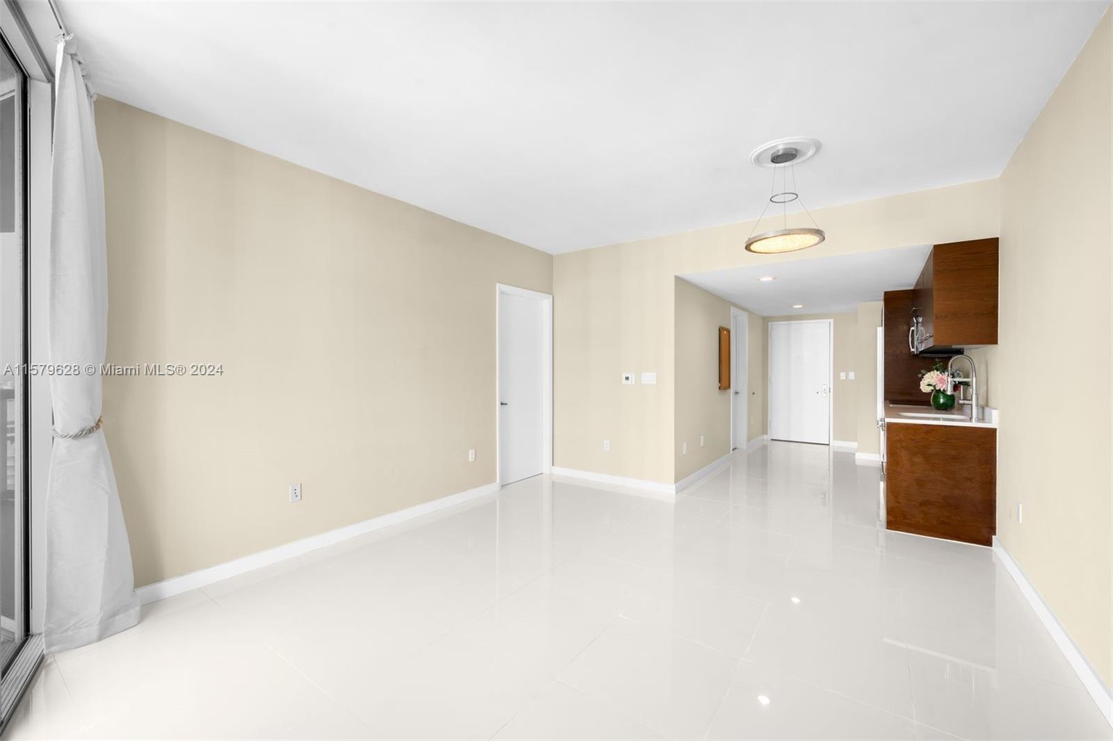 495 Brickell Ave # 5208