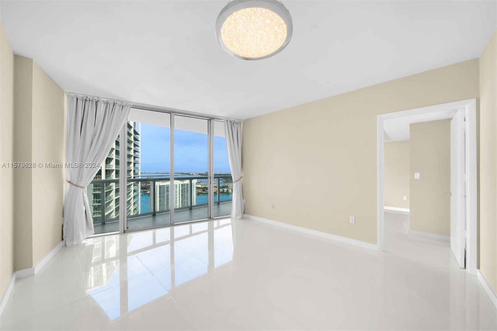 495 Brickell Ave # 5208