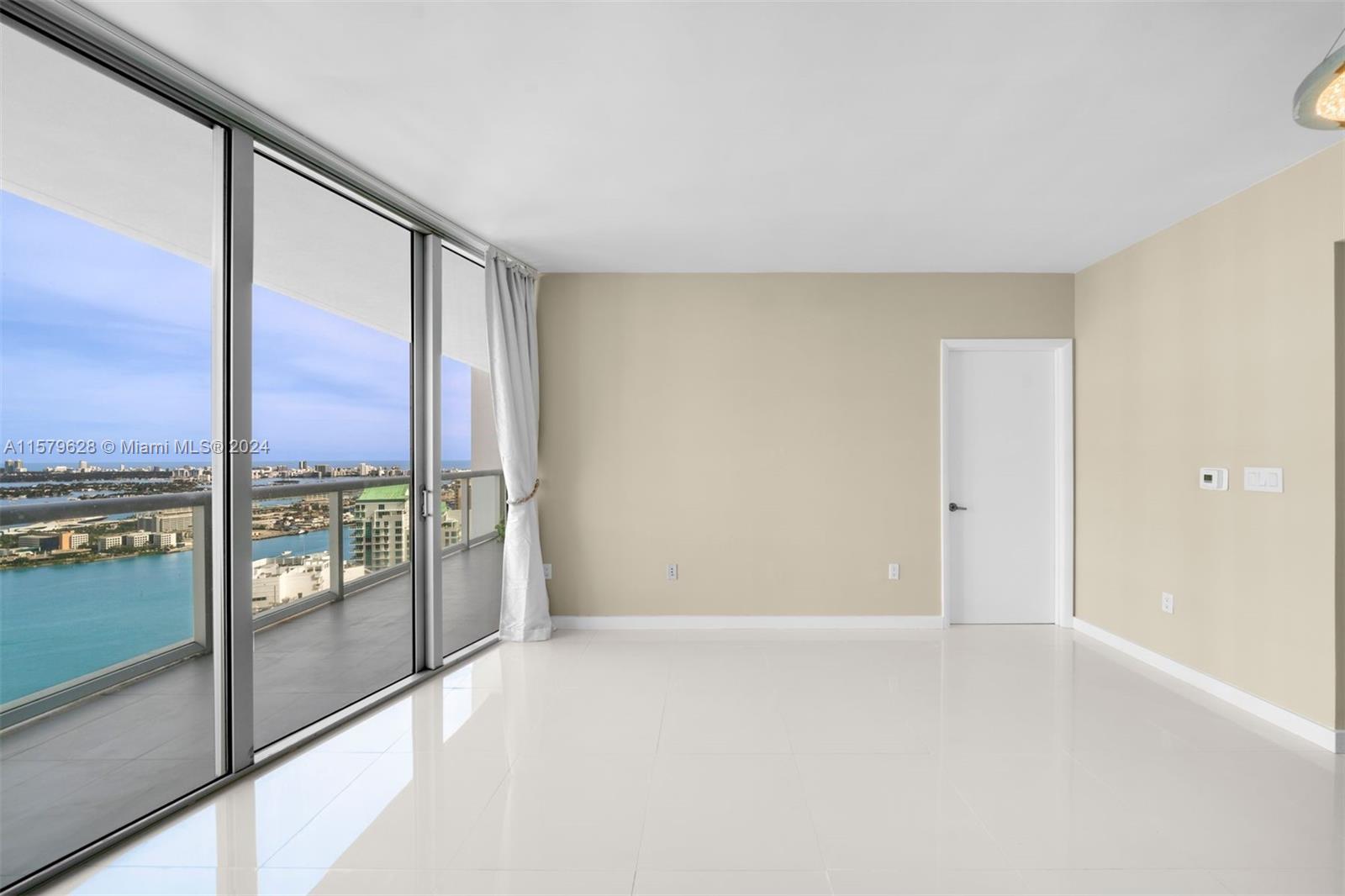 495 Brickell Ave # 5208