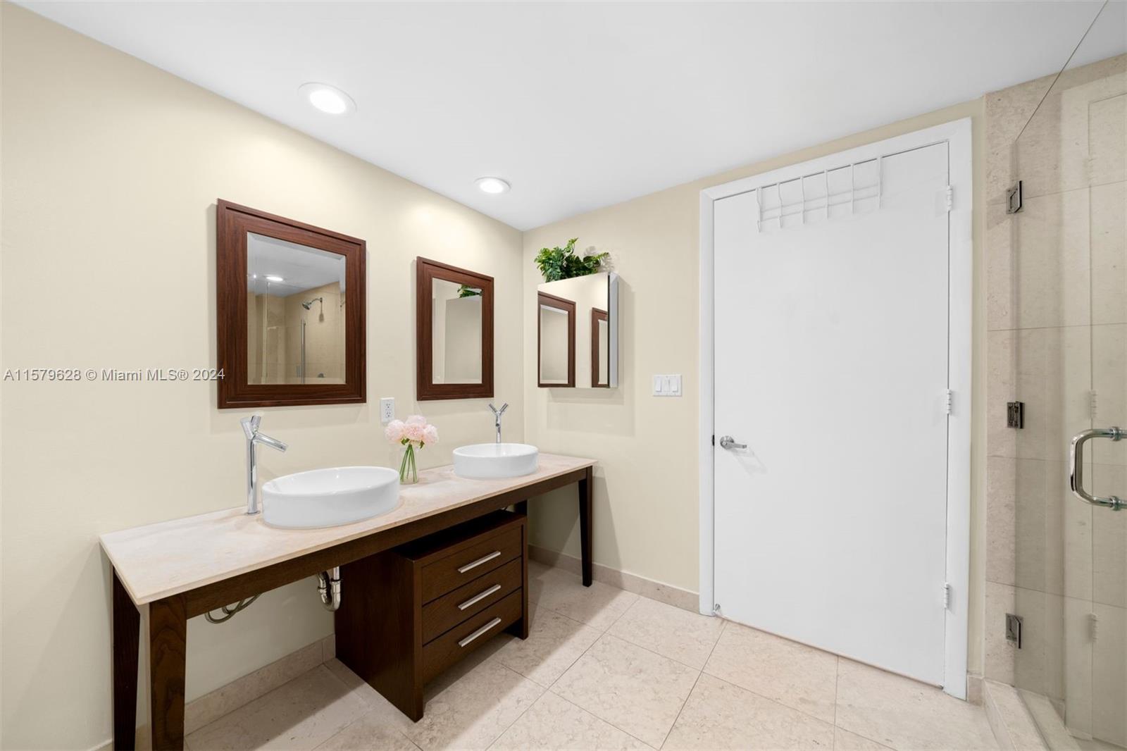 495 Brickell Ave # 5208