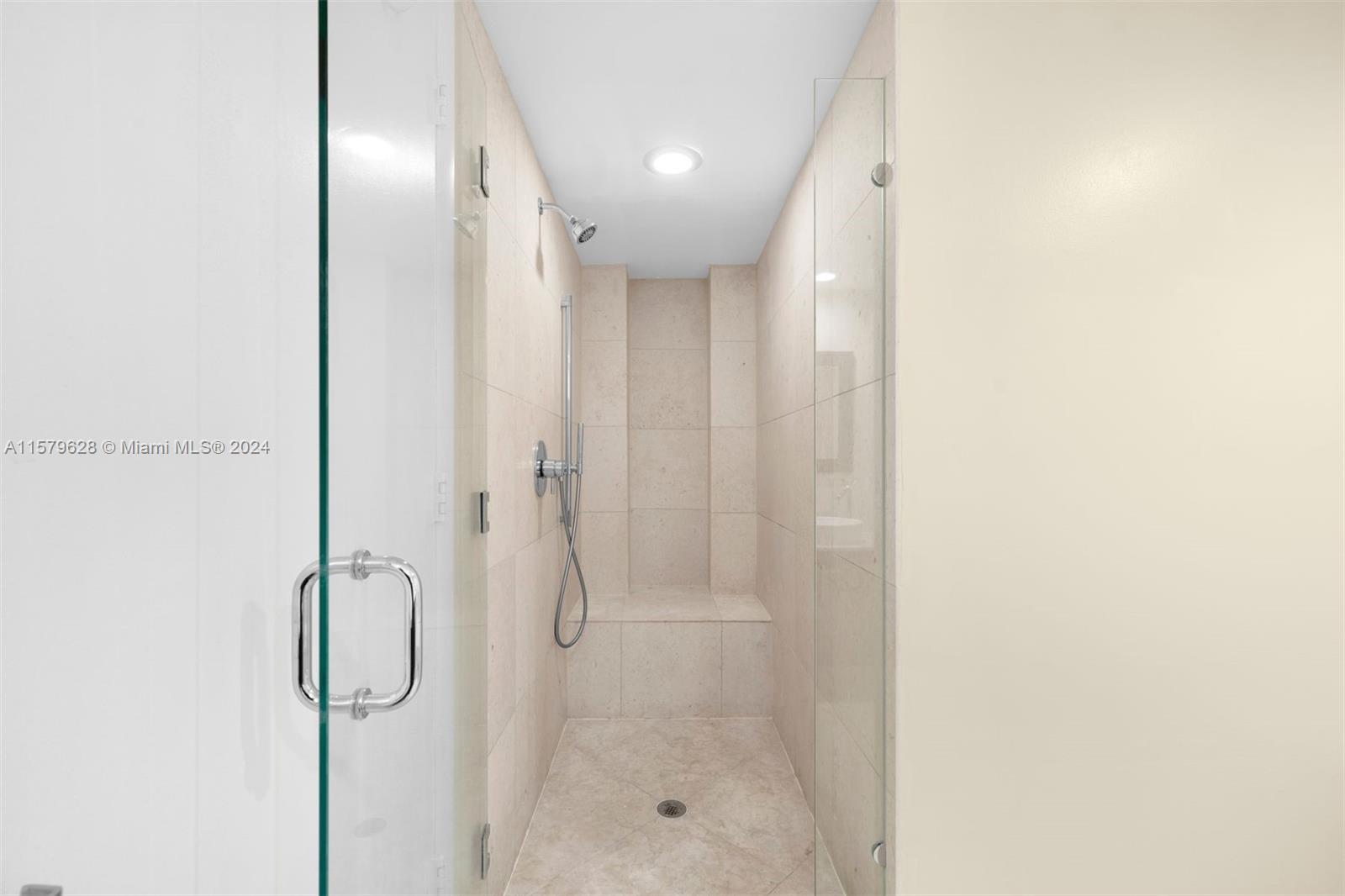 495 Brickell Ave # 5208
