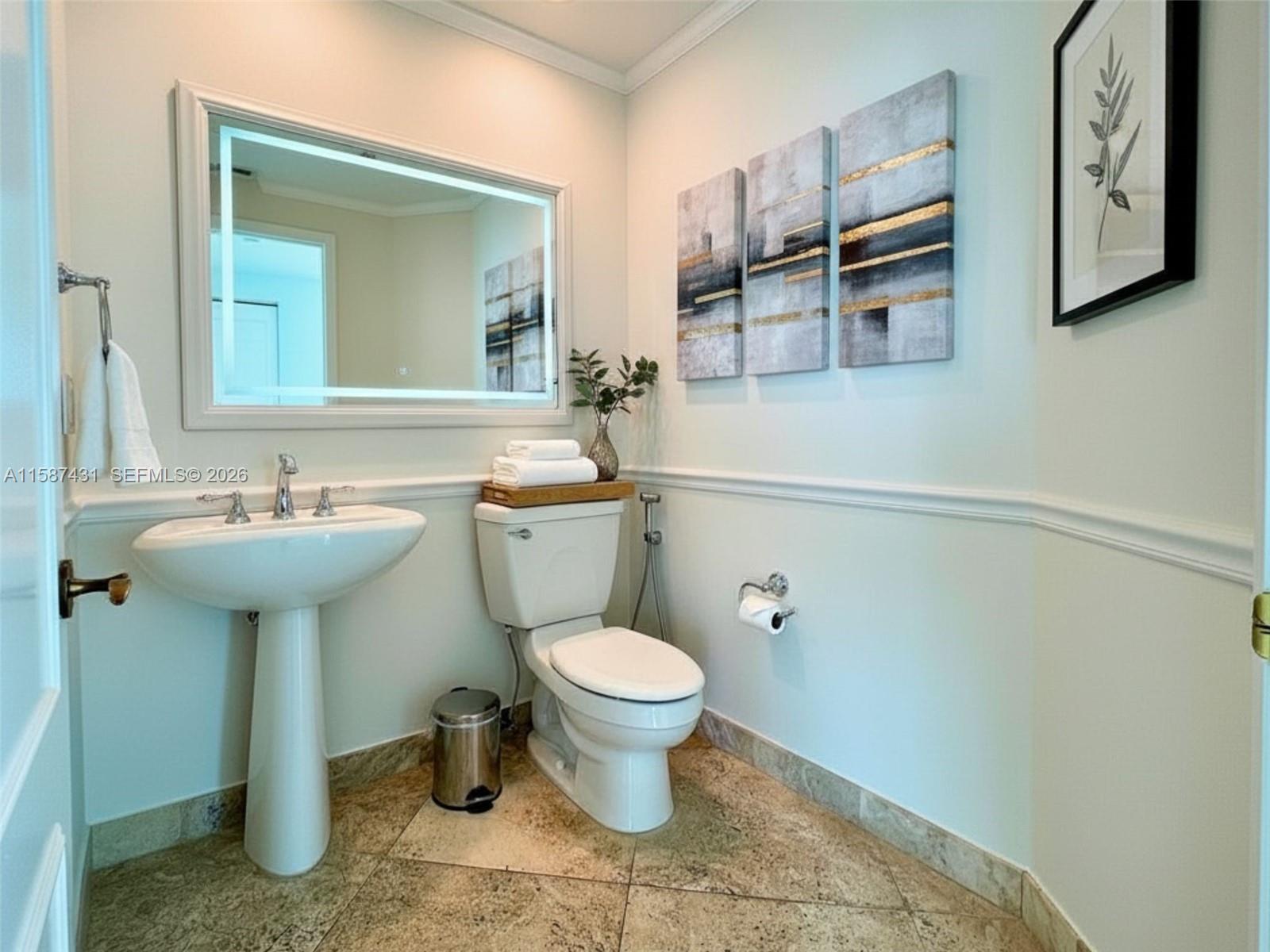 300 S Pointe Dr # 1001