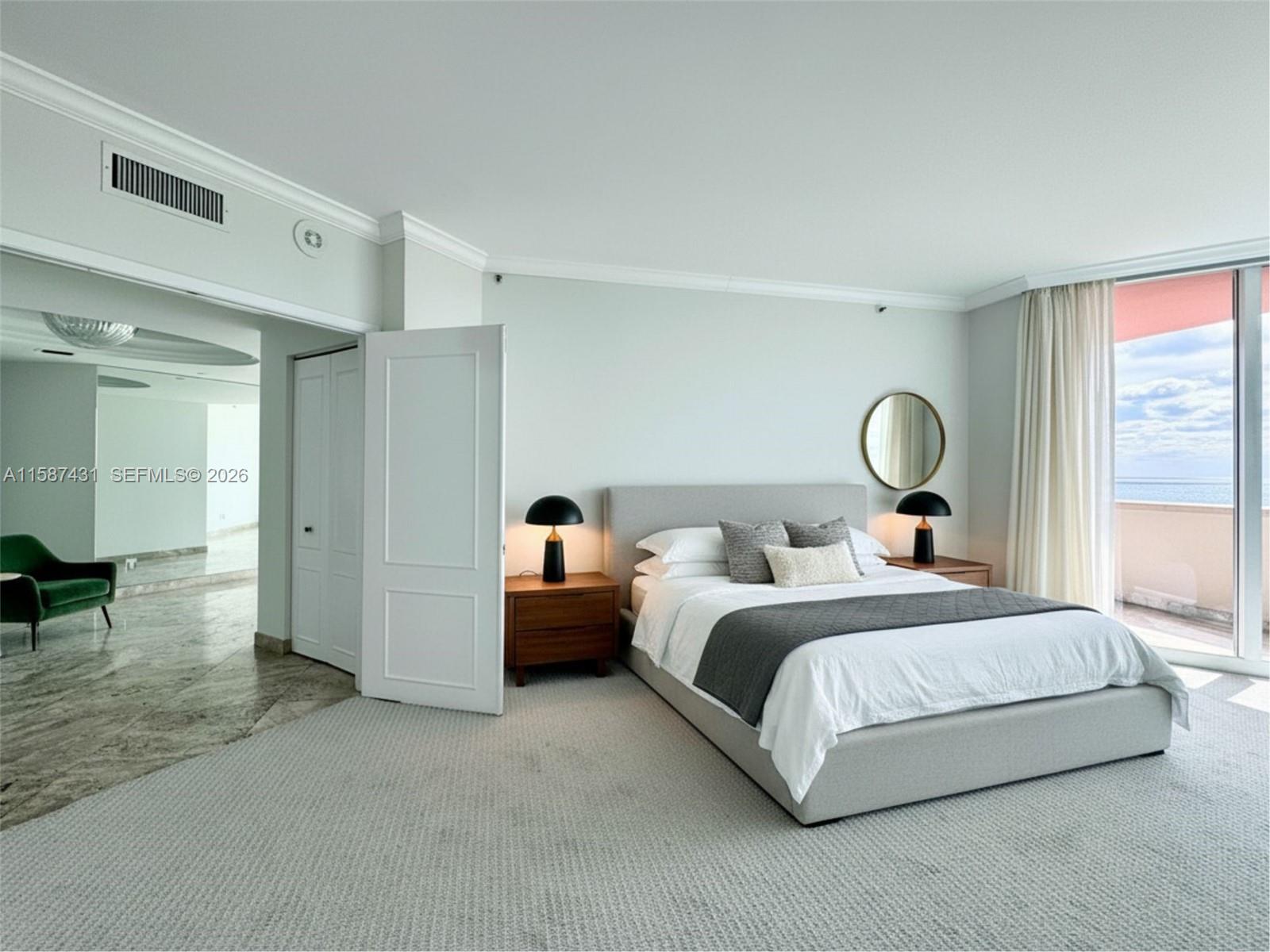 300 S Pointe Dr # 1001