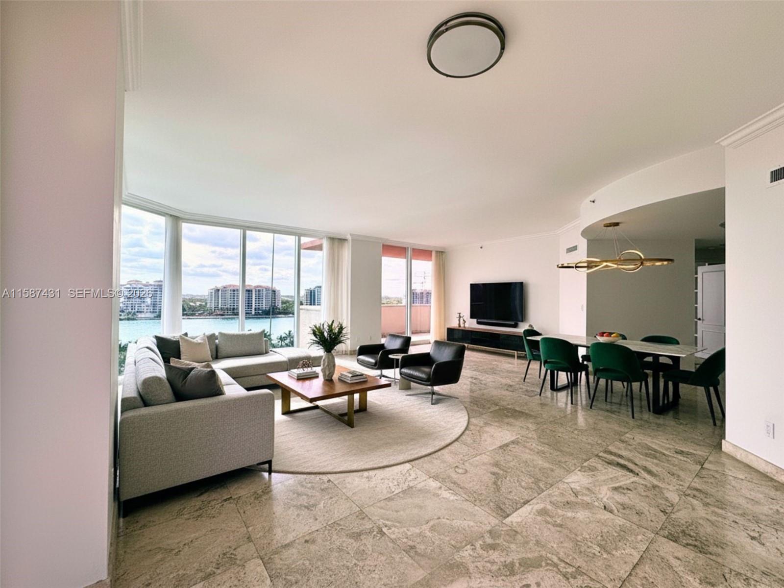 300 S Pointe Dr # 1001