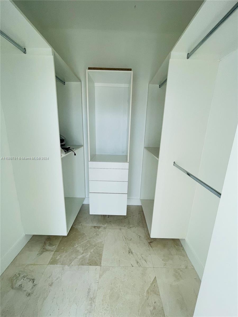 950 Brickell Bay Dr # 4401