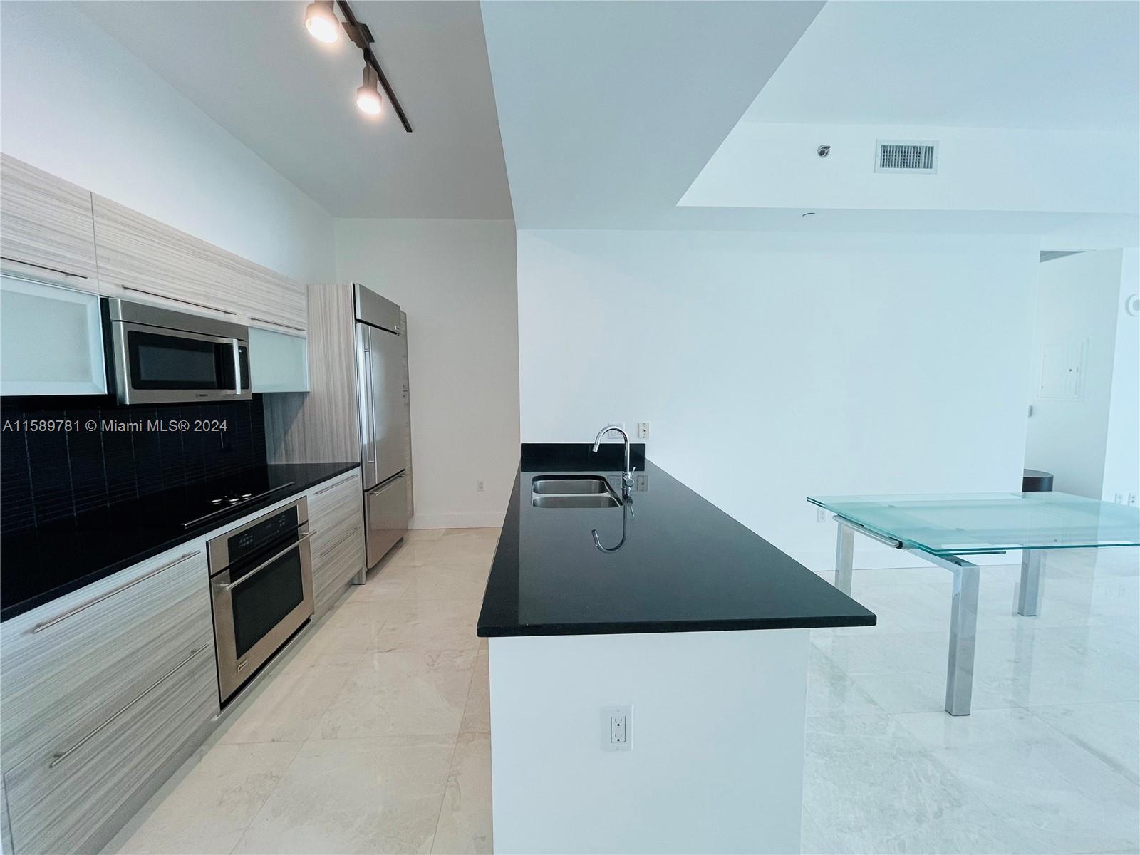 950 Brickell Bay Dr # 4401