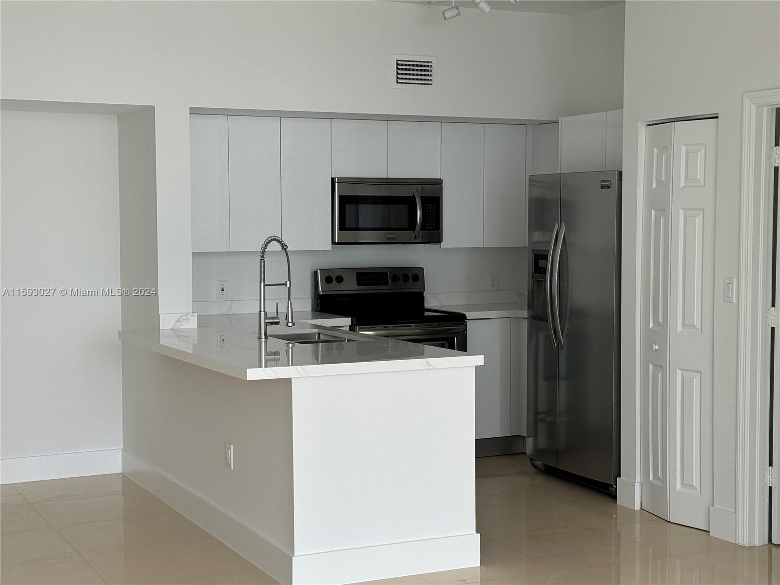 1155 Brickell Bay Dr Unit: PH103