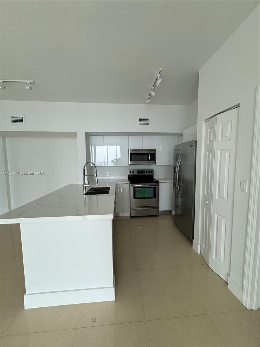 1155 Brickell Bay Dr Unit: PH103