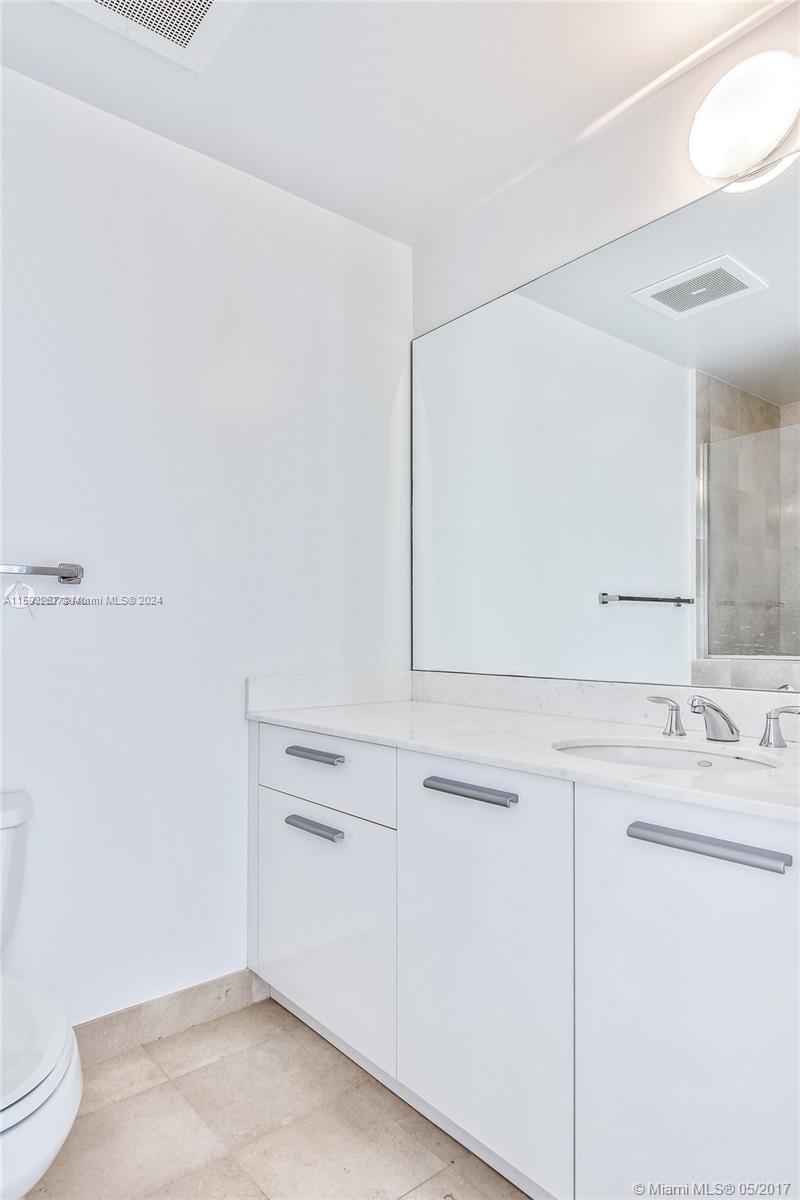 1060 Brickell Ave # 2911