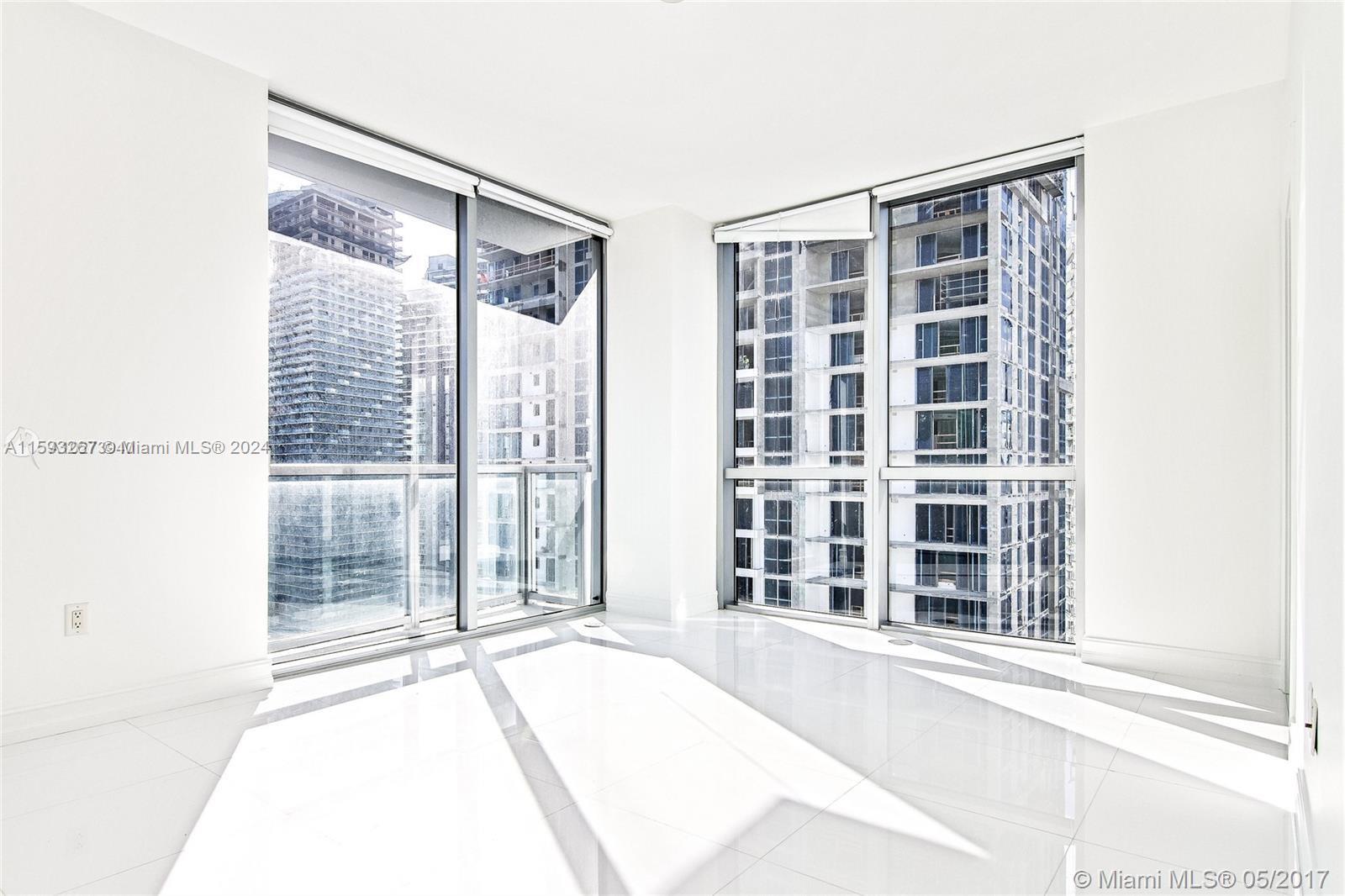1060 Brickell Ave # 2911