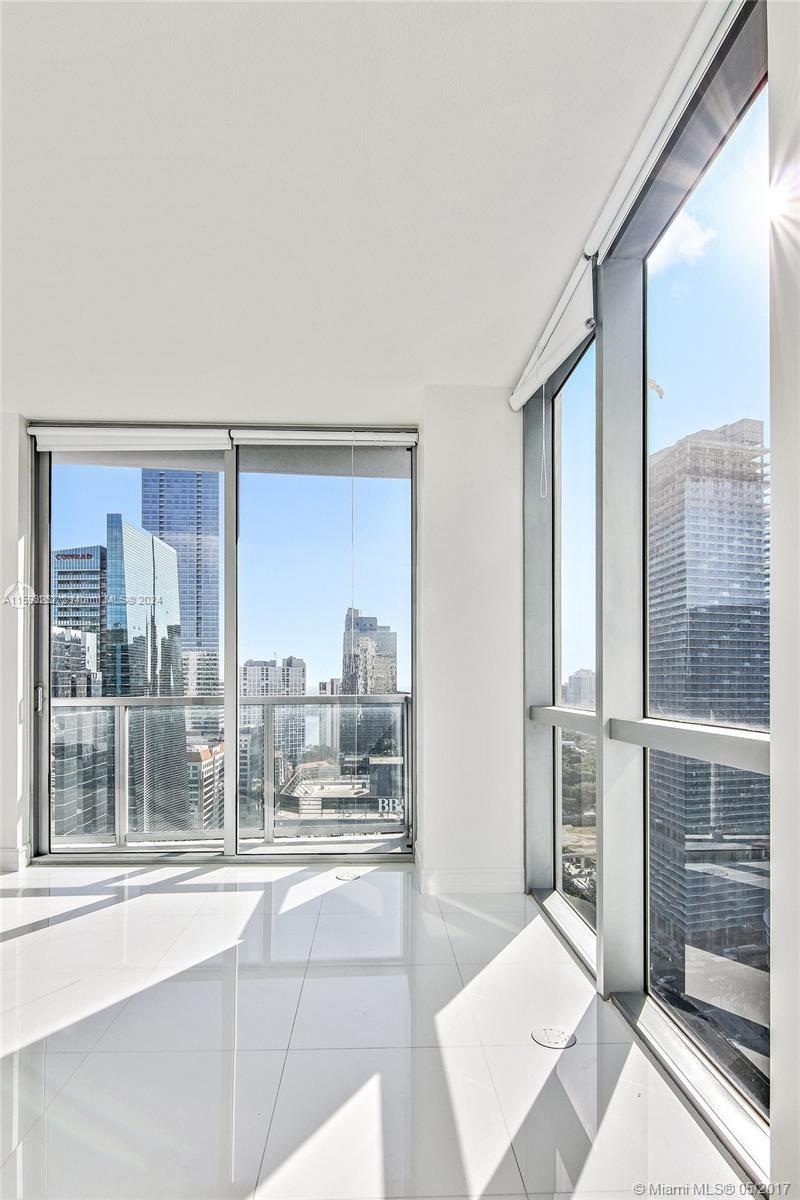 1060 Brickell Ave # 2911