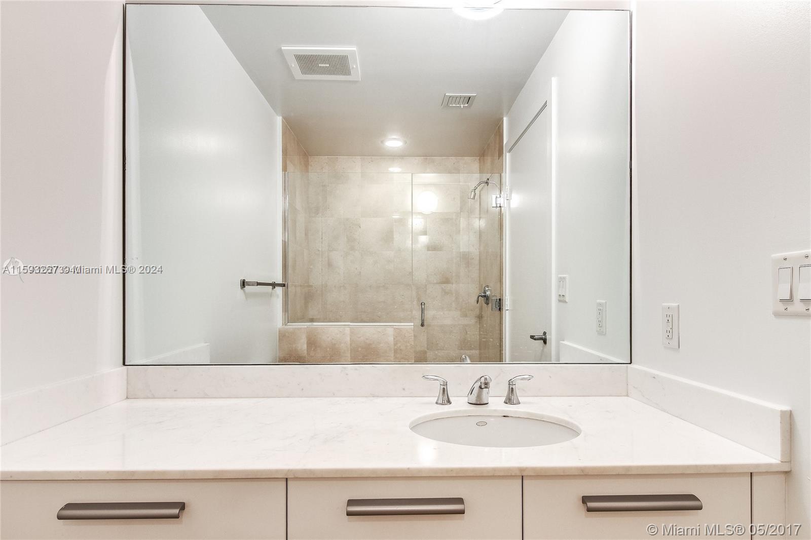 1060 Brickell Ave # 2911