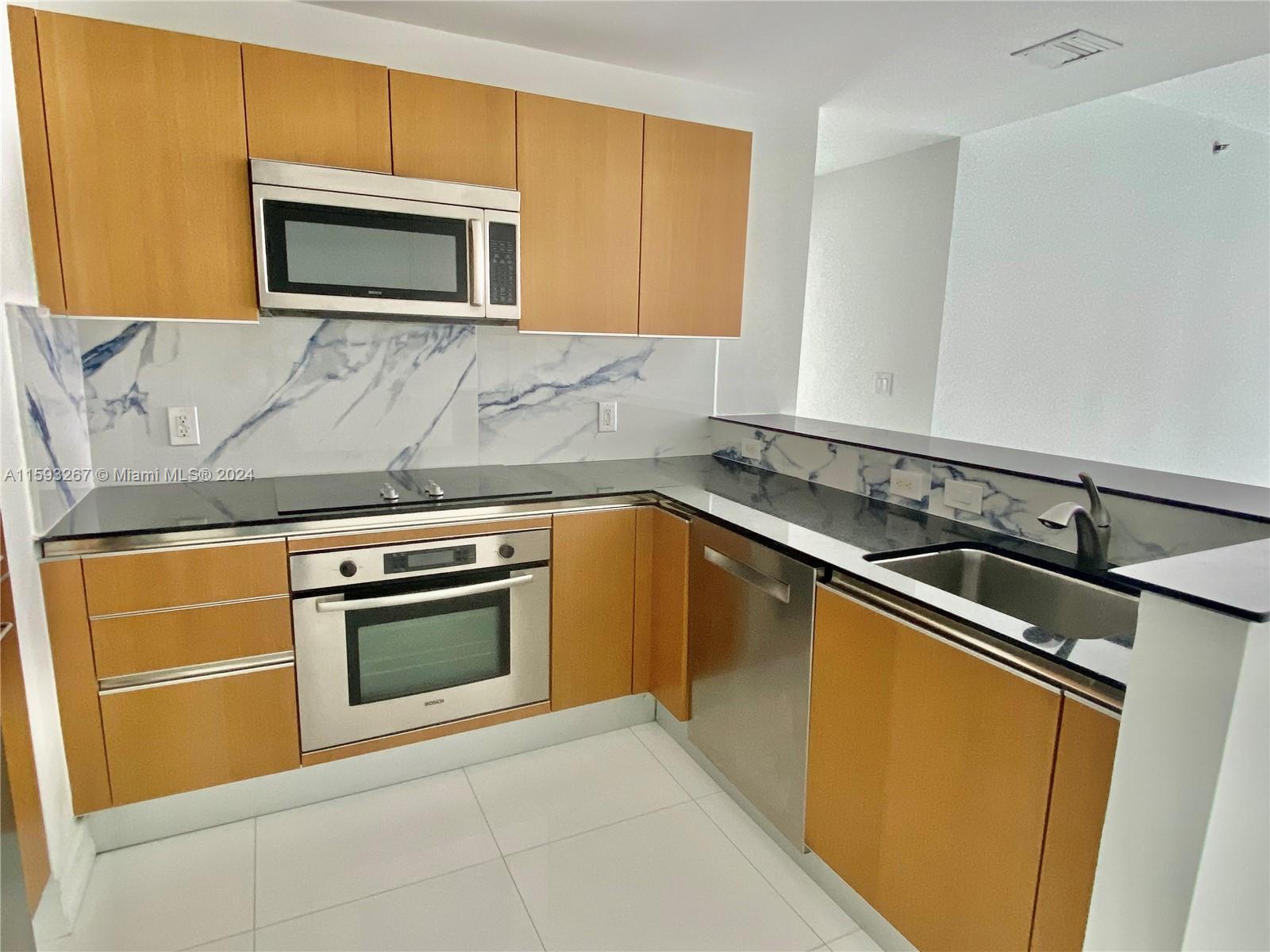 1060 Brickell Ave # 2911