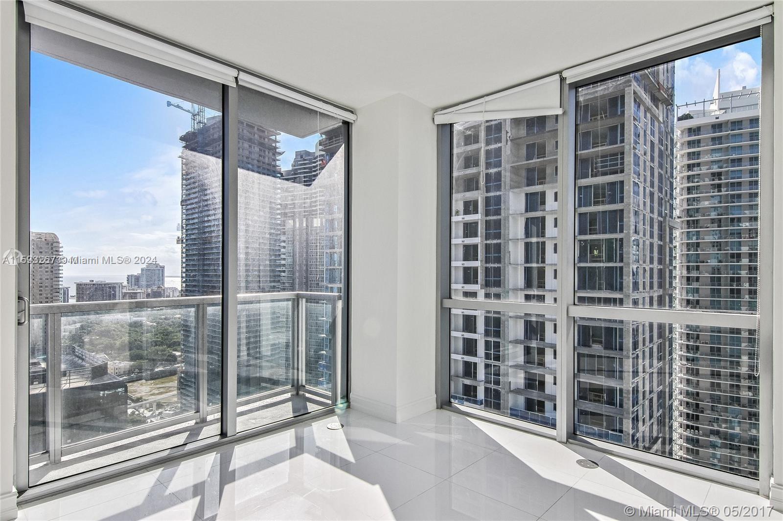 1060 Brickell Ave # 2911