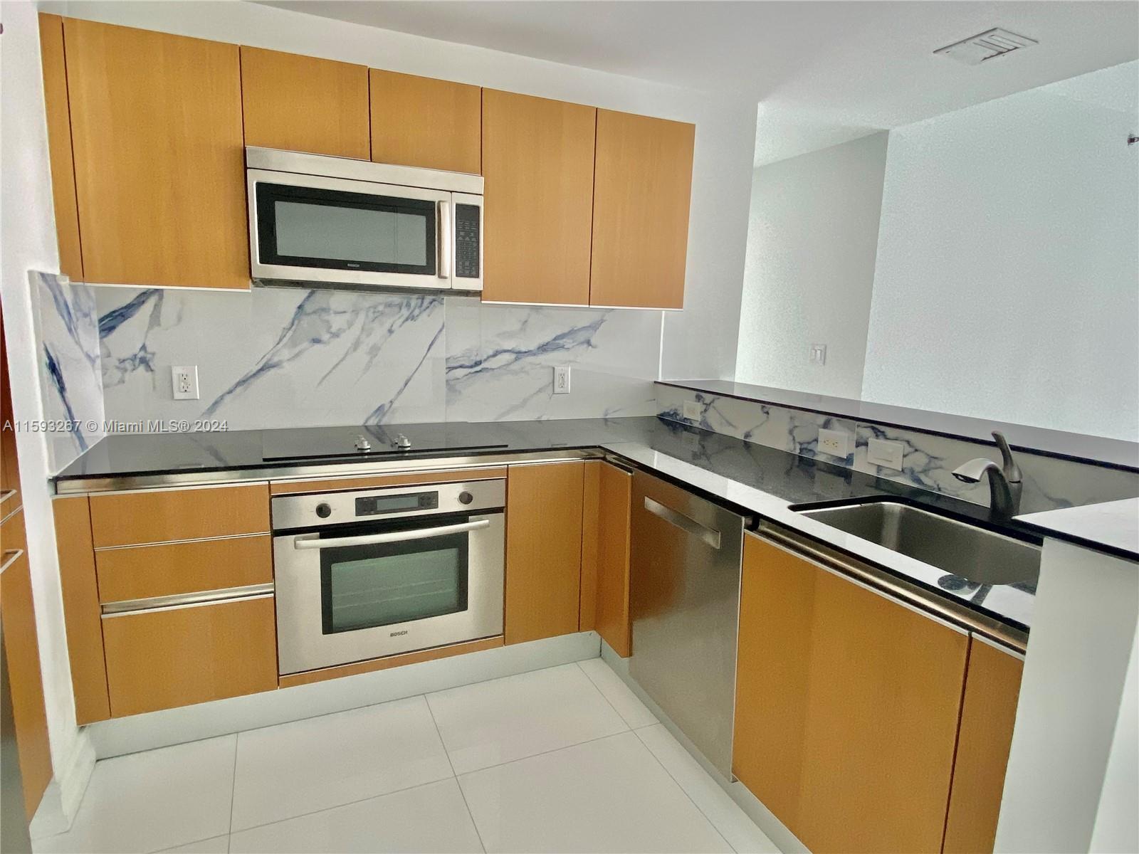 1060 Brickell Ave # 2911