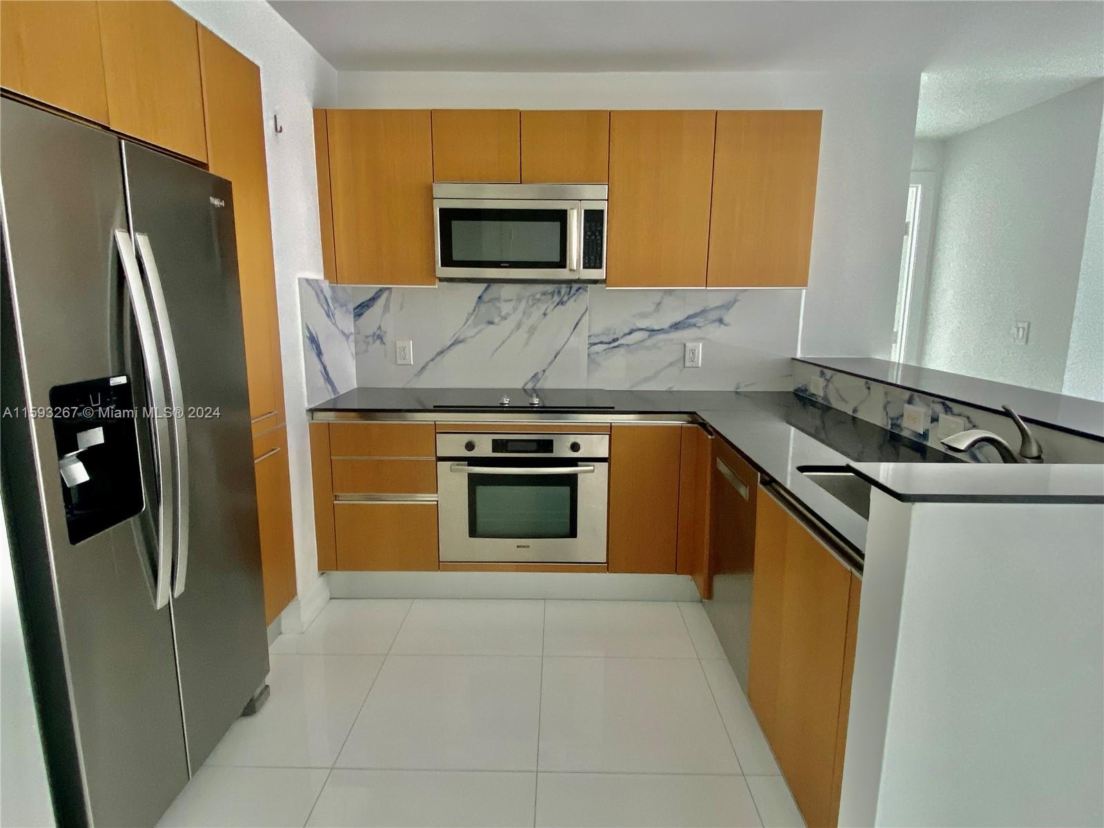 1060 Brickell Ave # 2911