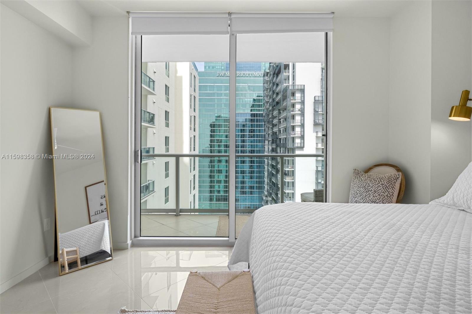 300 S Biscayne Blvd # 3407 Unit: T-3407