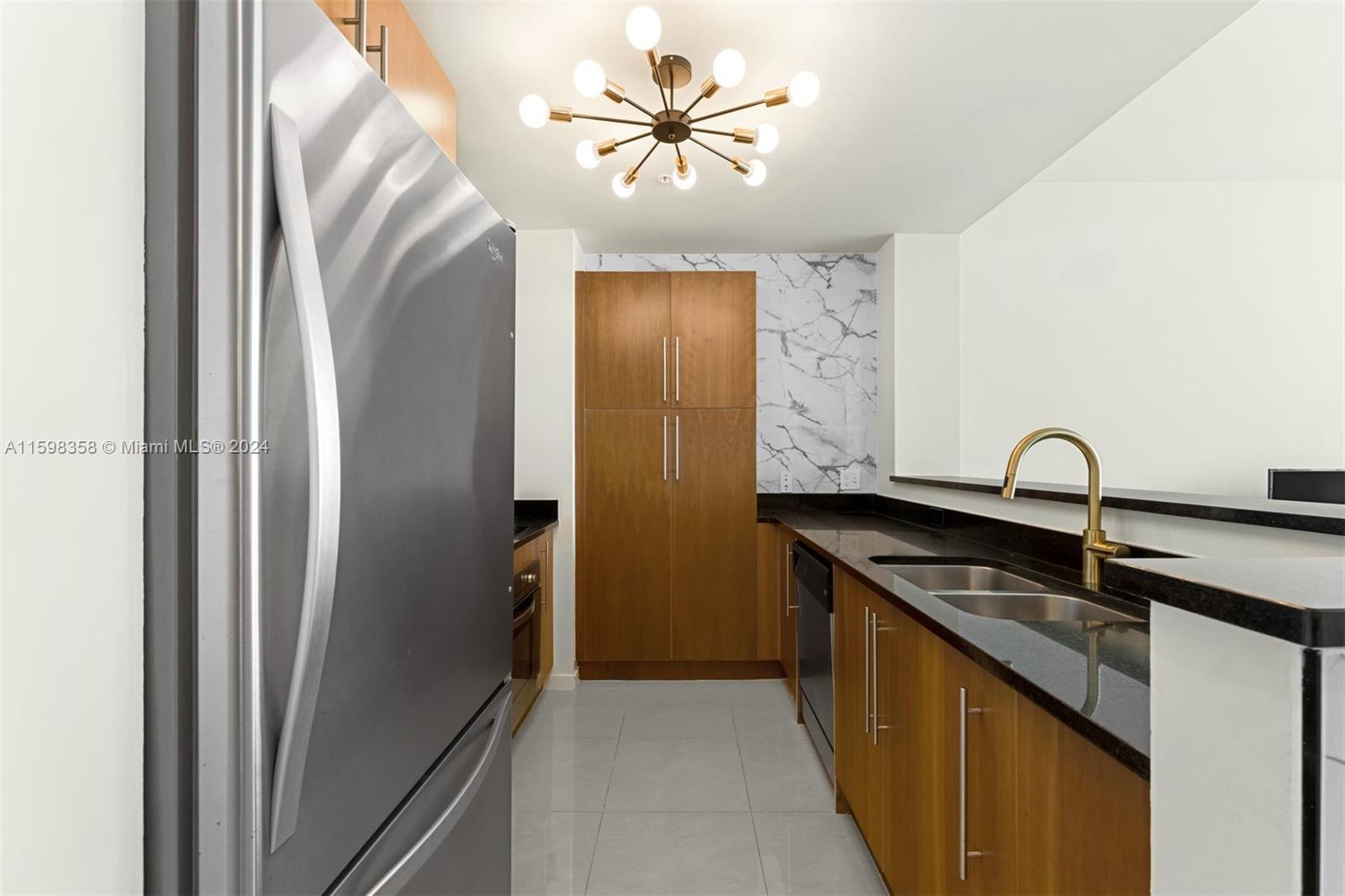 300 S Biscayne Blvd # 3407 Unit: T-3407