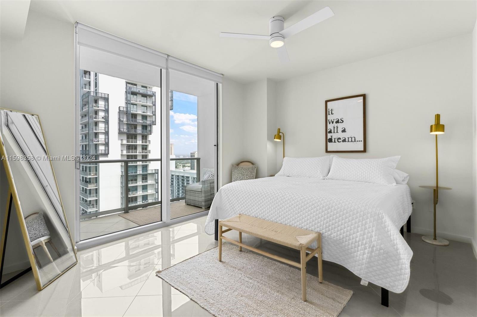 300 S Biscayne Blvd # 3407 Unit: T-3407