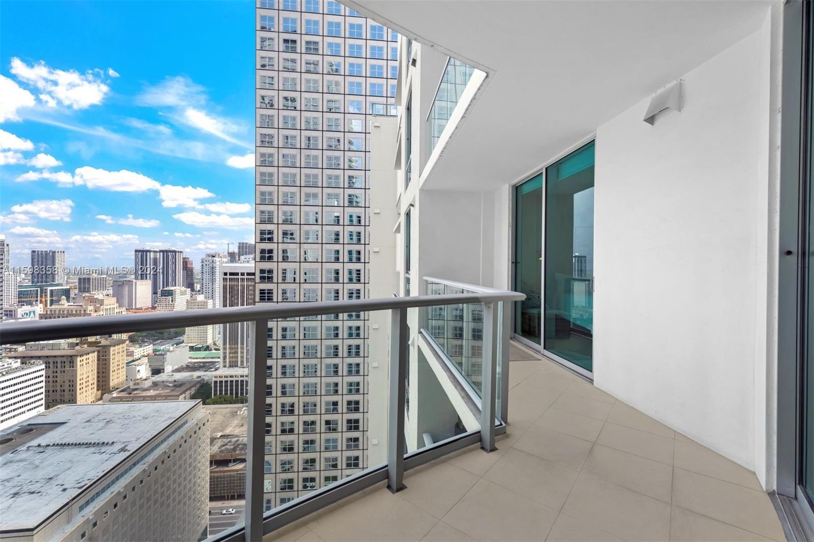 300 S Biscayne Blvd # 3407 Unit: T-3407