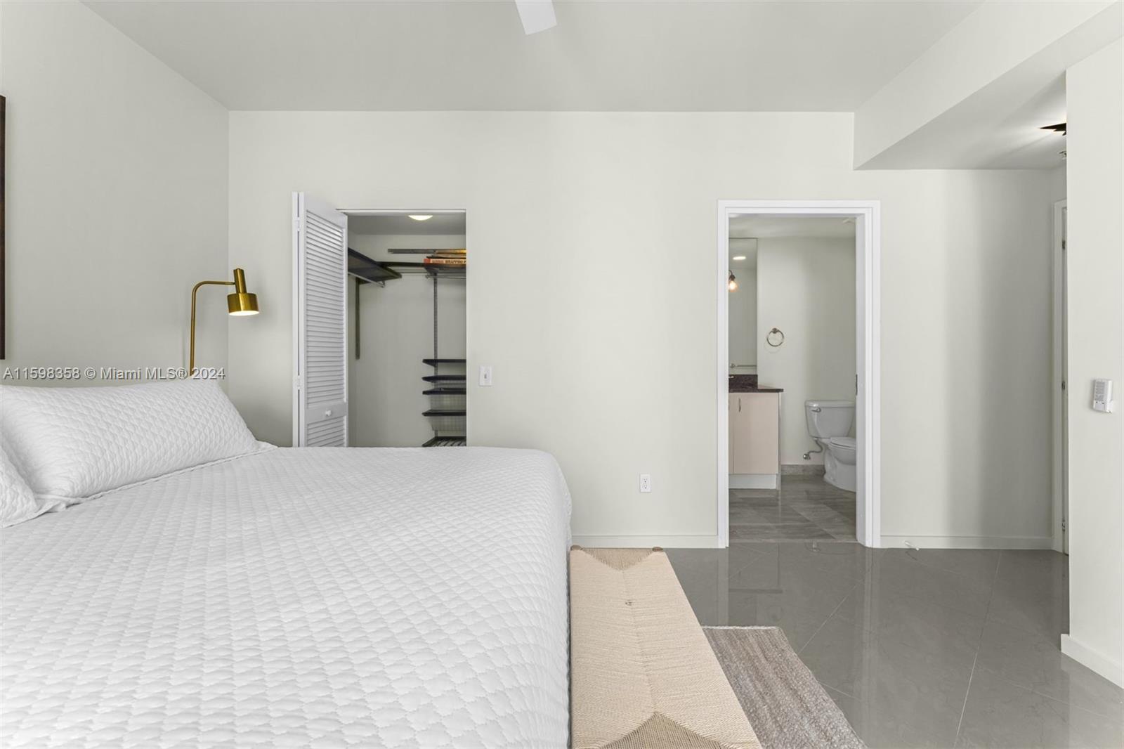 300 S Biscayne Blvd # 3407 Unit: T-3407