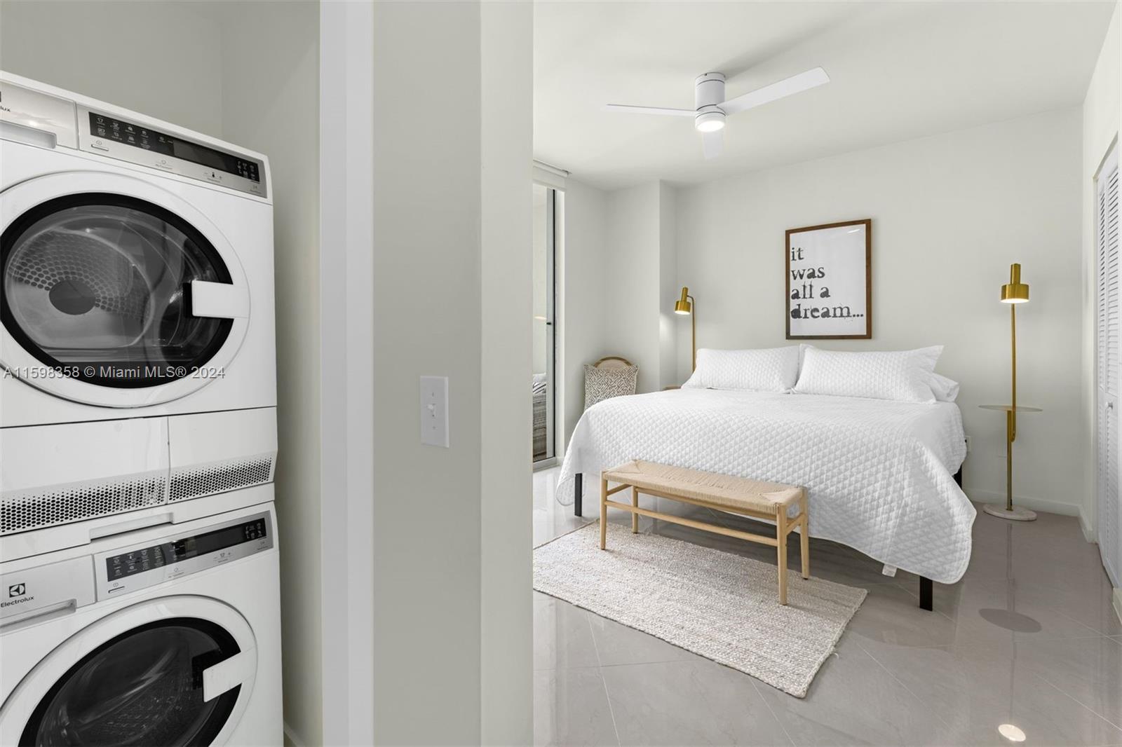 300 S Biscayne Blvd # 3407 Unit: T-3407