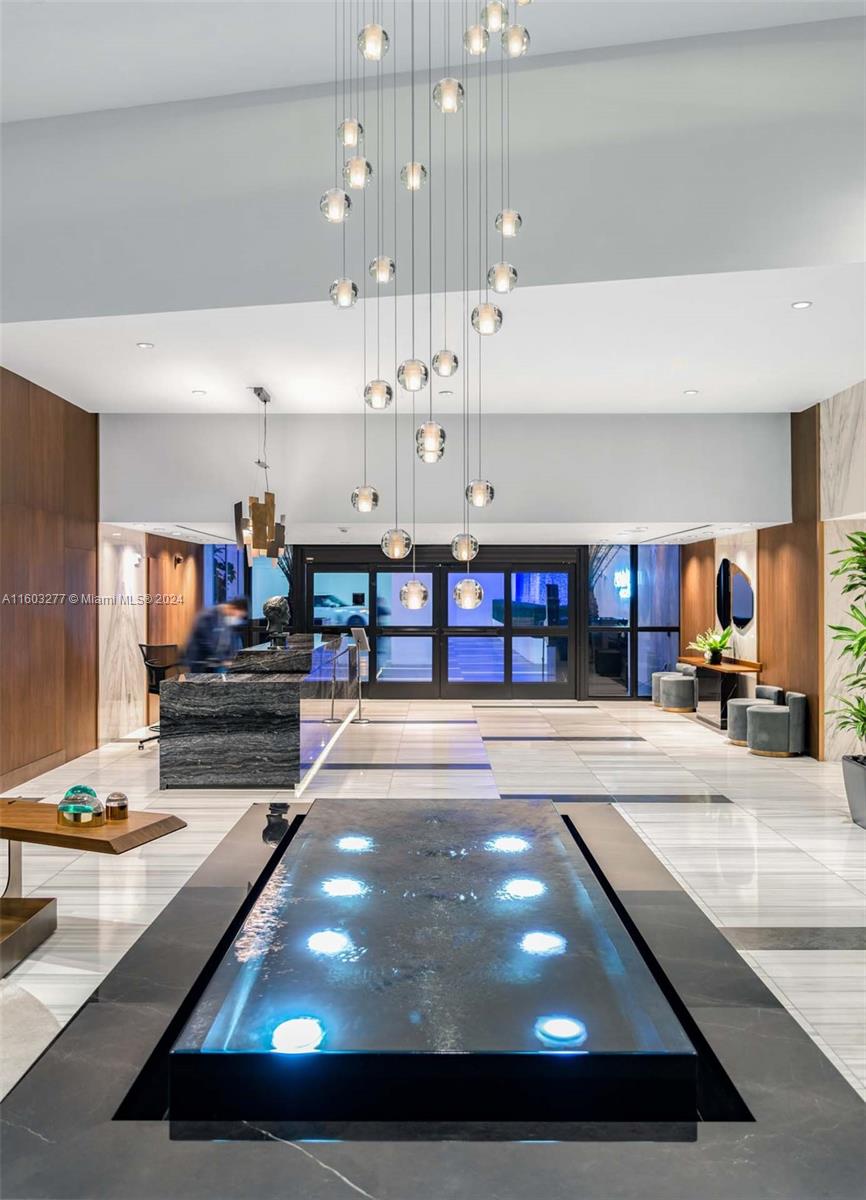 1100 Biscayne Blvd # 4303