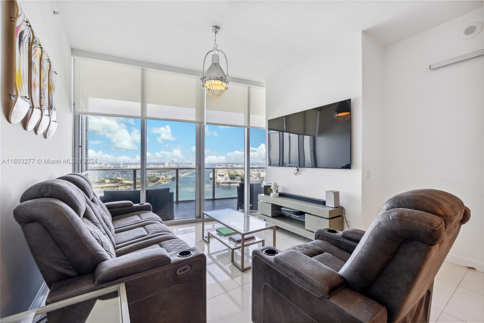 1100 Biscayne Blvd # 4303