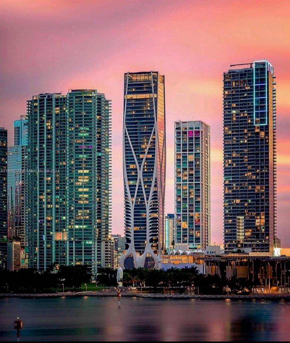 1100 Biscayne Blvd # 4303