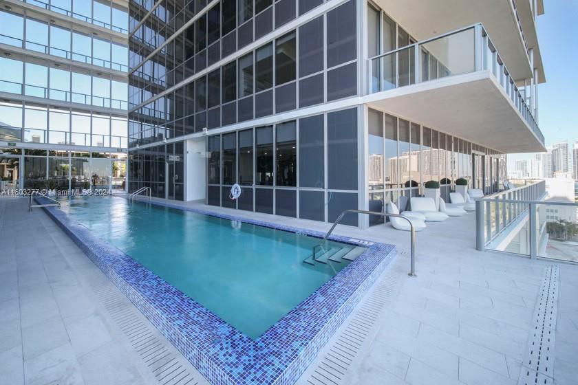 1100 Biscayne Blvd # 4303