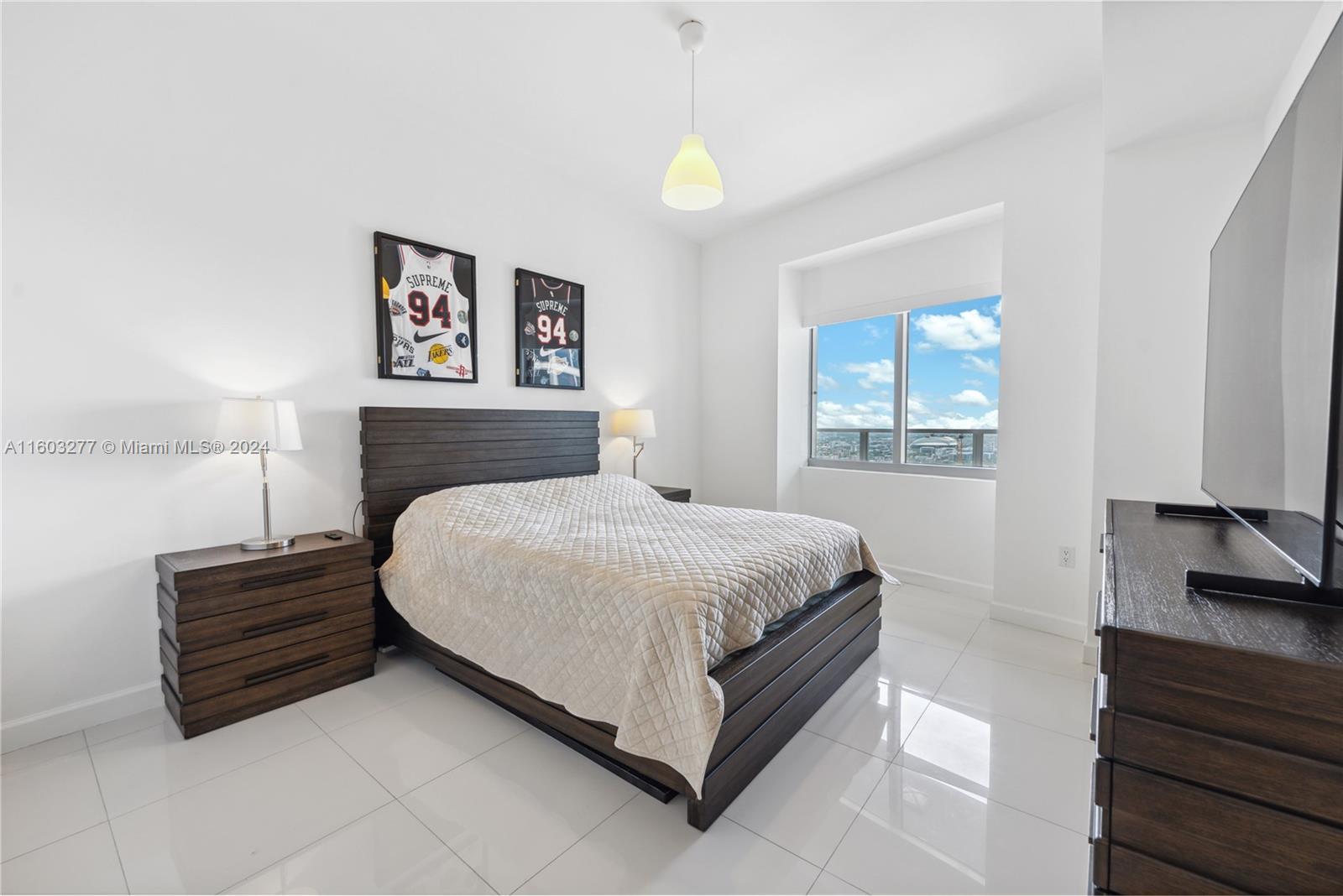 1100 Biscayne Blvd # 4303