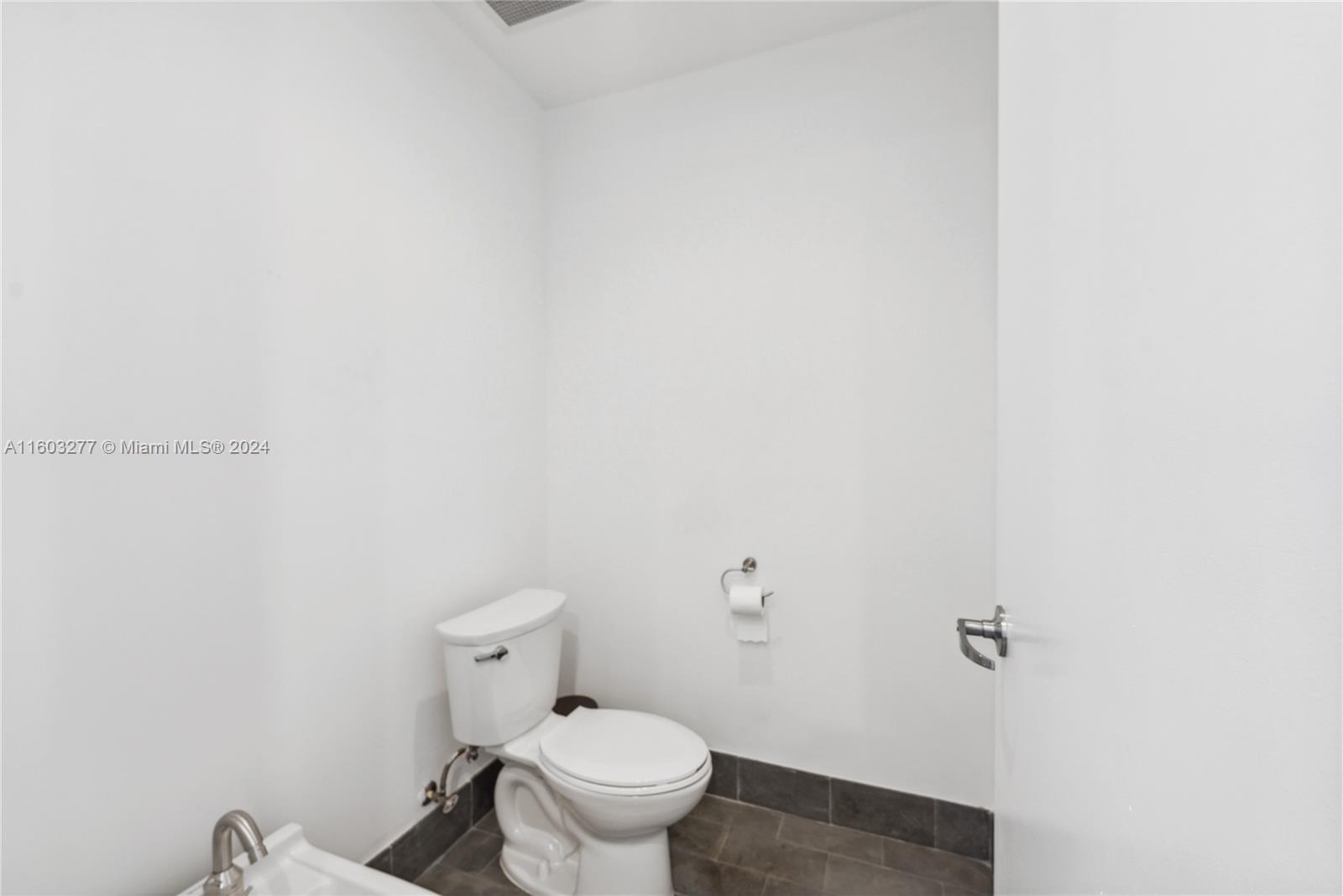 1100 Biscayne Blvd # 4303