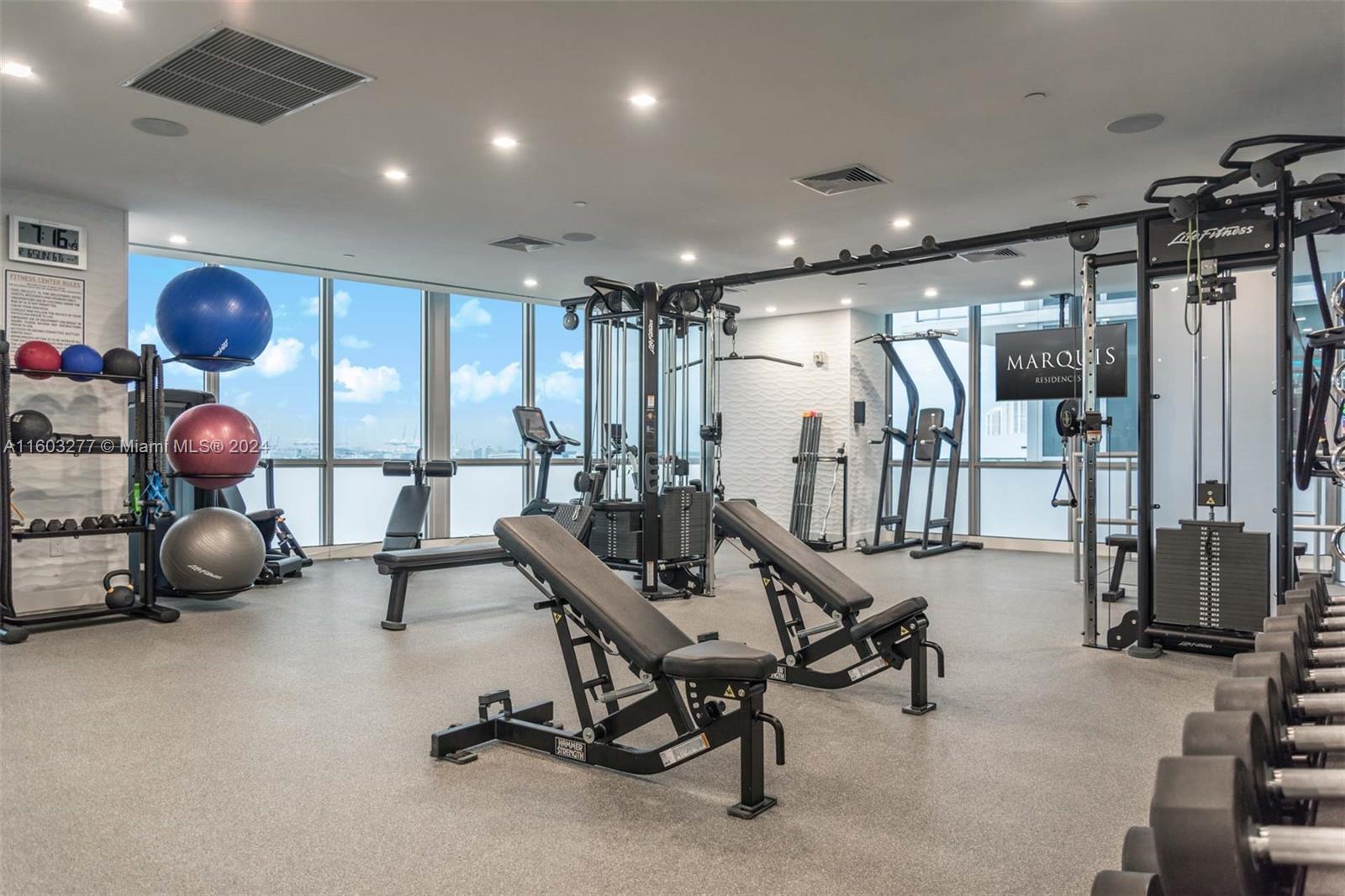 1100 Biscayne Blvd # 4303